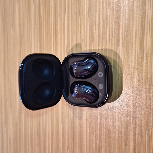 Samsung Galaxy Buds Live - Picture 1 of 2